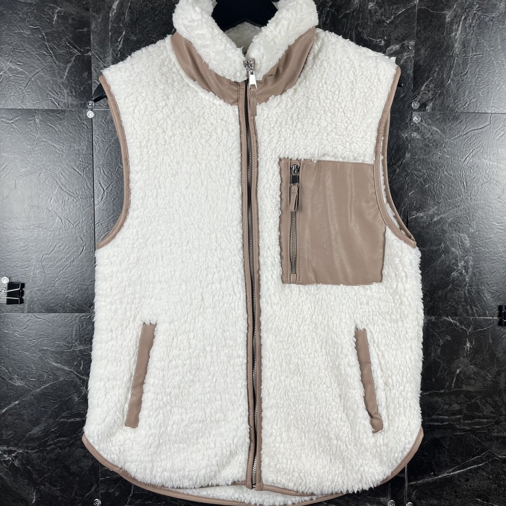 Abercrombie&Fitch Women's White Sherpa Fur Vest Small -New